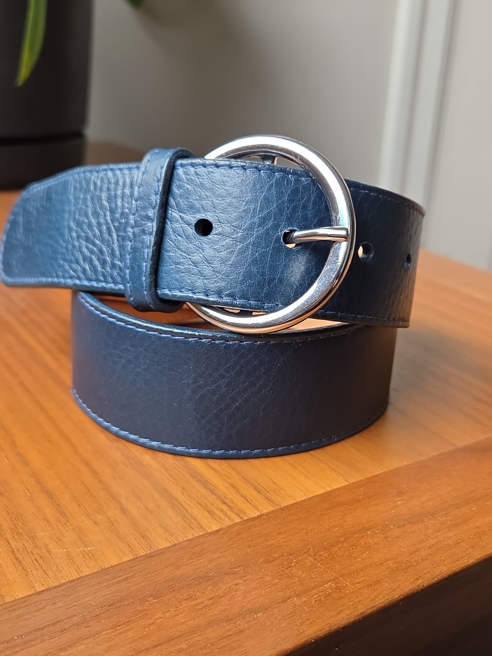 Brave Leather NWOT Belt Round Silver Buckle Indigo Navy Italy 'W 28' = 26"-30"
